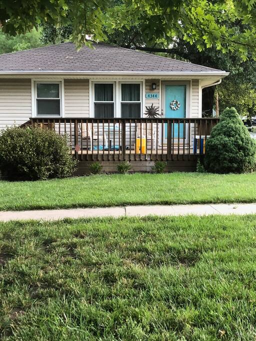 Cute Corner Cottage offers a private entrance, 1 bedroom, a family room, and a private bath. It is centrally located in a friendly neighborhood.