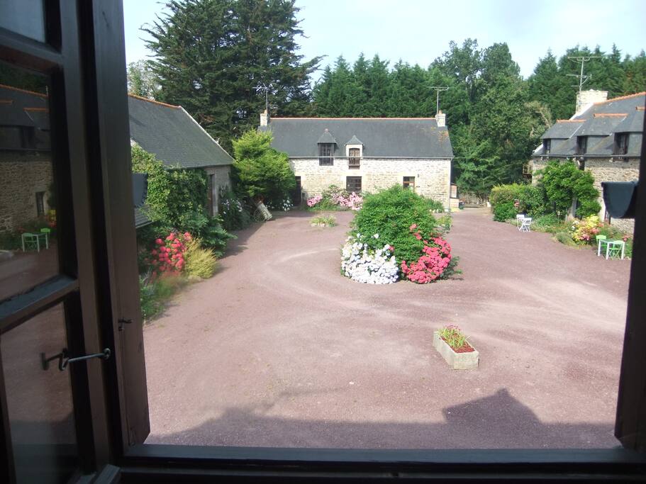 vue de la cour de