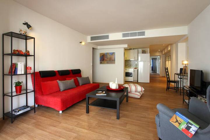 Elegant 5bm-5ba Apt/Acropolis View/Ideal Location gallery image 4