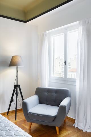 Remodeled Eclectic Design Apartment with City View gallery image 4