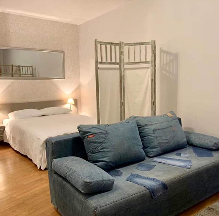 คุณสามารถรองรับผู้เข้าพักบนโซฟาที่นั่งสบาย