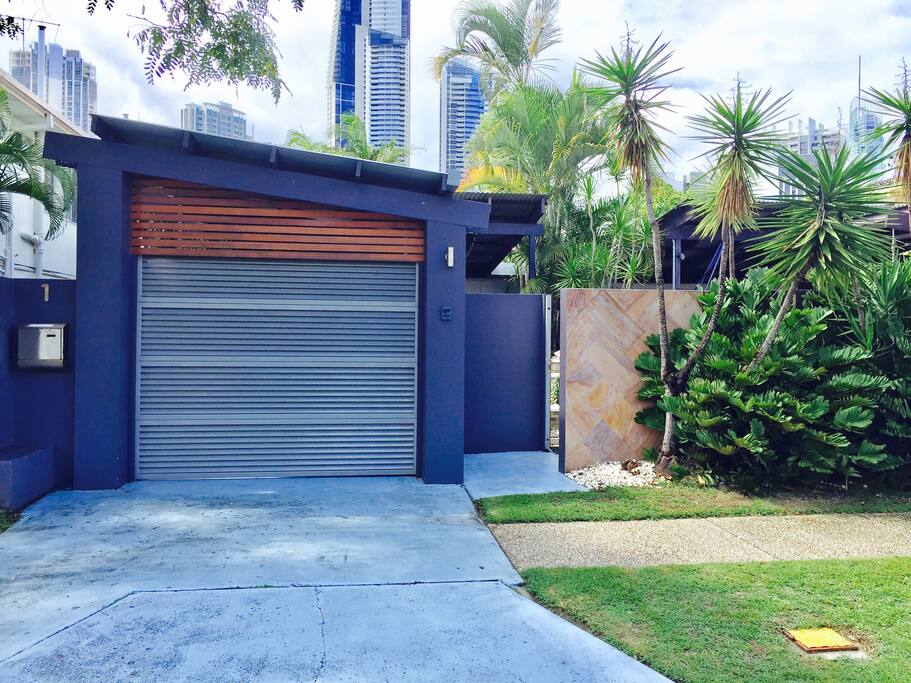 Contemporary home positioned on very convenient street on chevron island.