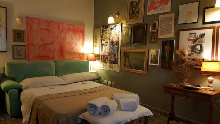 თქვენი ოთახი.