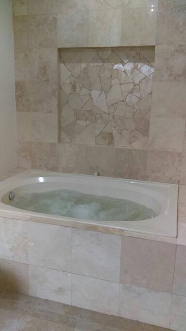 Jacuzzi en la recamara principal