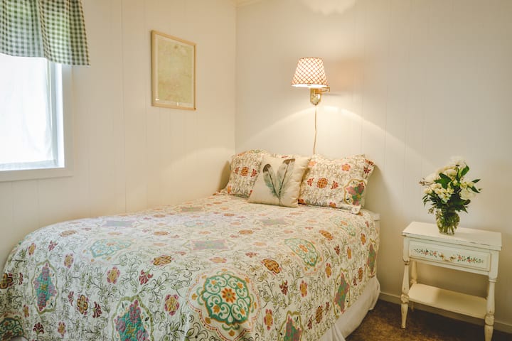 Camera da letto matrimoniale al piano di sotto