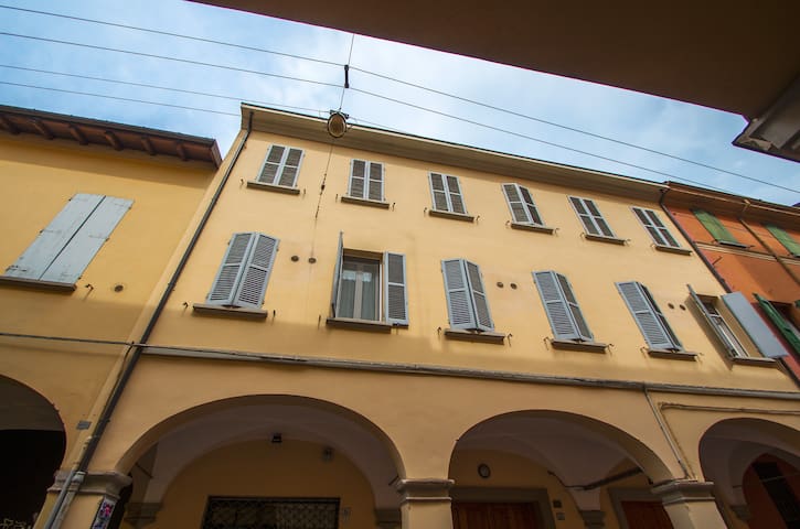 Cozy Apartment in Bologna old town