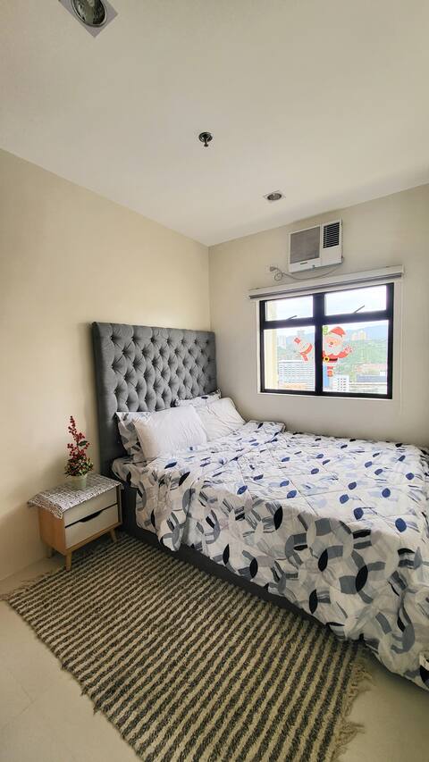 1 Bedroom Condo @ Midpoint Residences w/ City View