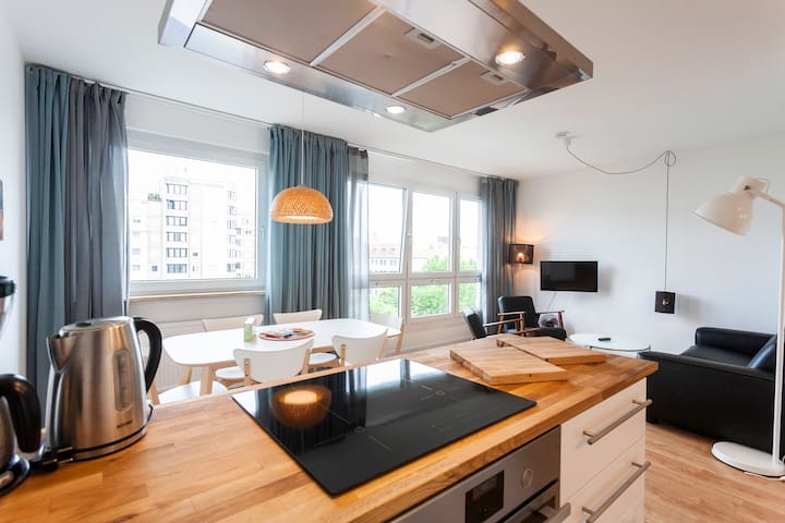 Central flat near Alex with fiber optic Internet