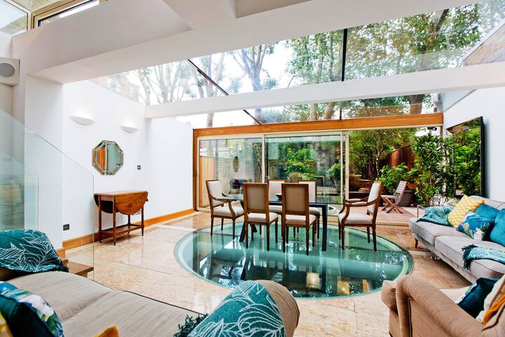 Luxurious 7 Bedroom Home with Pool Chelsea gallery image 3