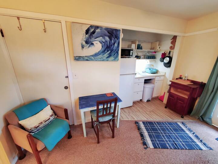 Pika chakula kilichopikwa nyumbani baada ya kuchunguza ufukweni katika chumba chako cha kupikia