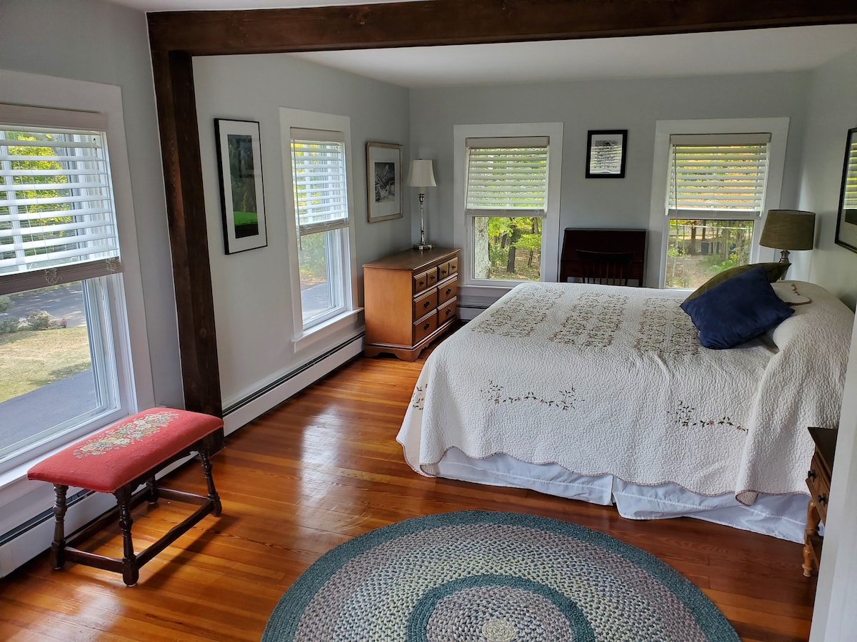 Upstairs King Bedroom