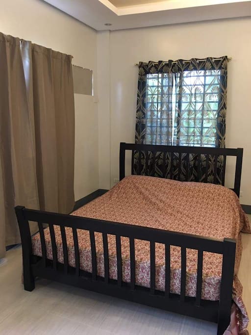 Queen bed