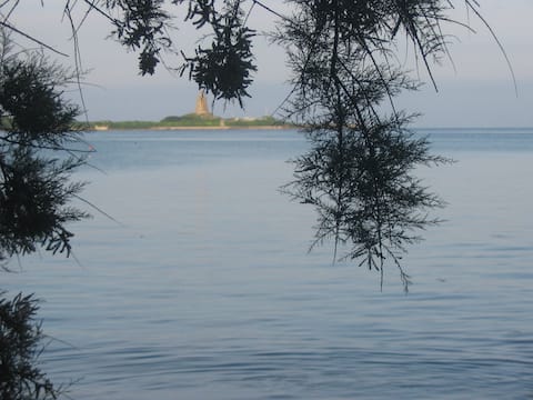 Located opposite Saint Vaast and the Hougue Fort