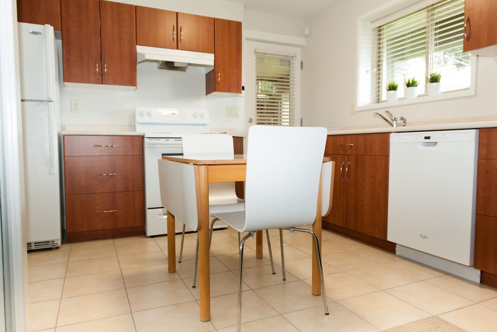 Kitchen & Dining room