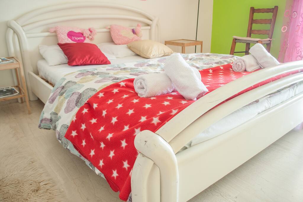 Queen size bed