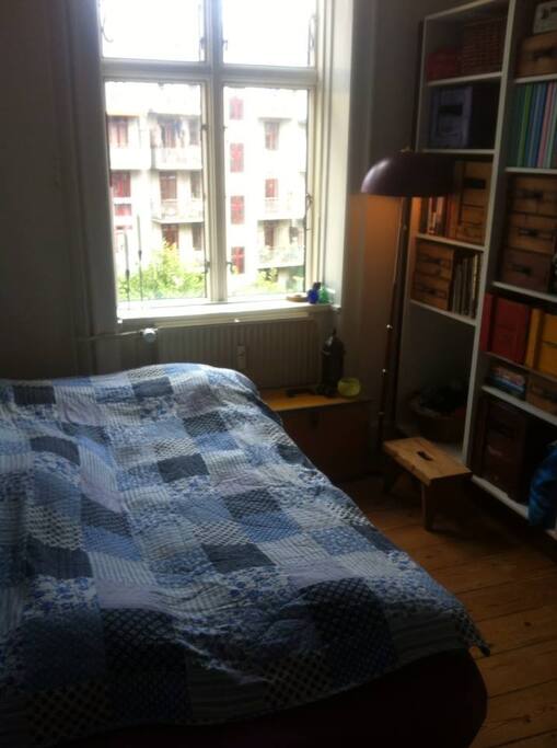 A really comfy bed and a pleasent view to the private yard that you are welcome to use