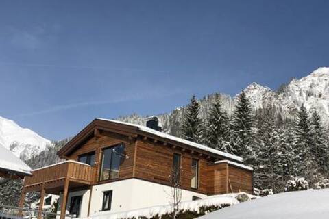 Luxury Chalet in the sunny Klostertal