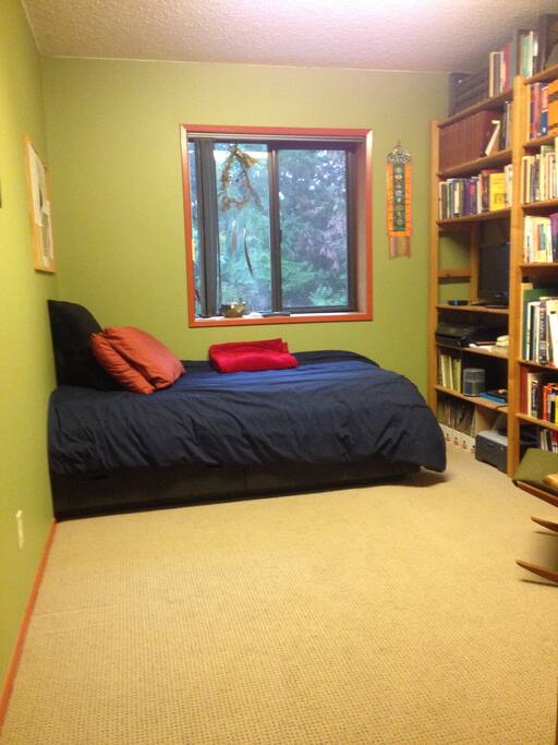 Full view of the "Bibliothek" room from the doorway.