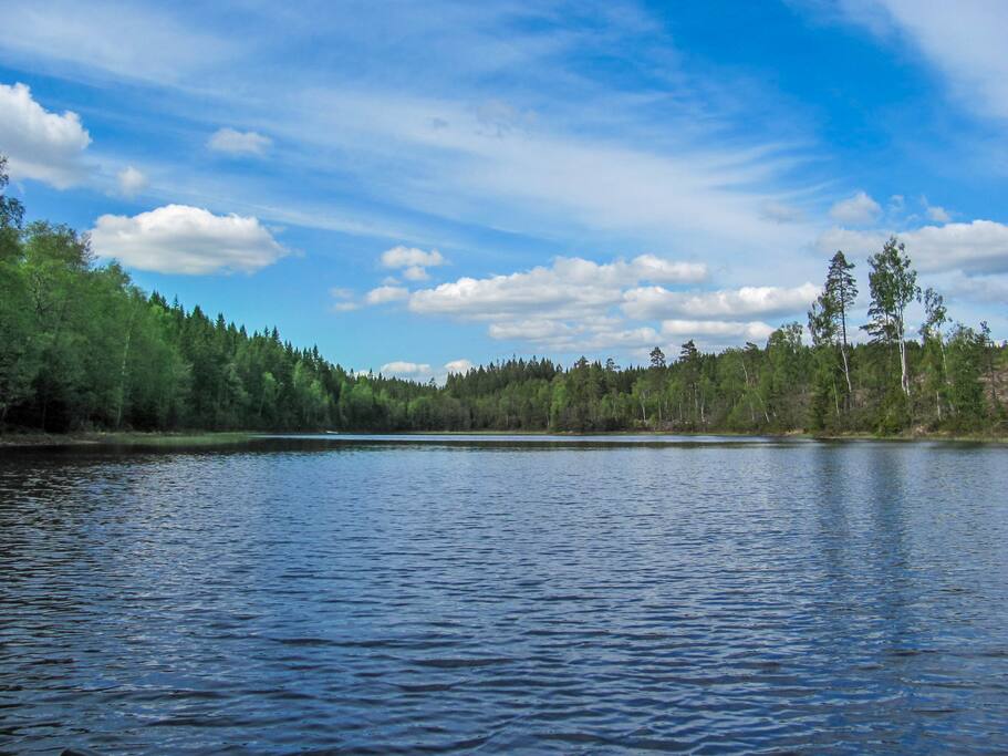Nur 100 Meter bis zum See