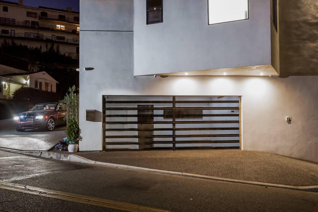 2 Car Garage