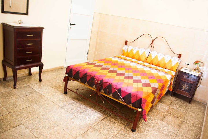 Საძინებელი და კარადა