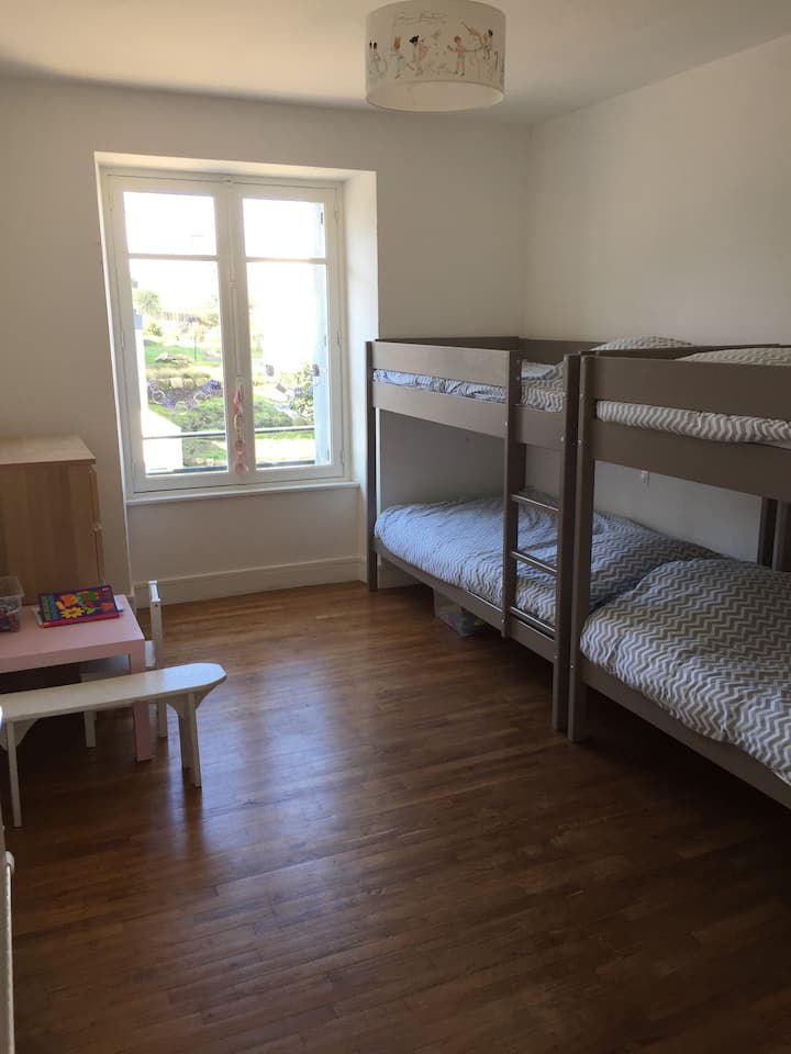 საძინებელი 4