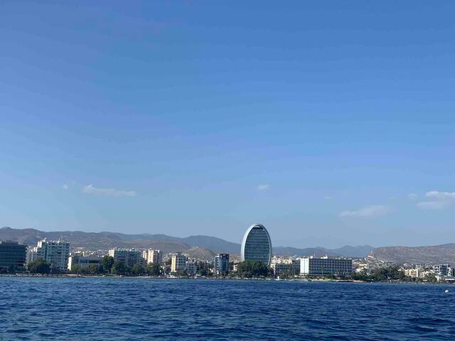 3 BR PENTHOUSE,center Limassol, close to the beach