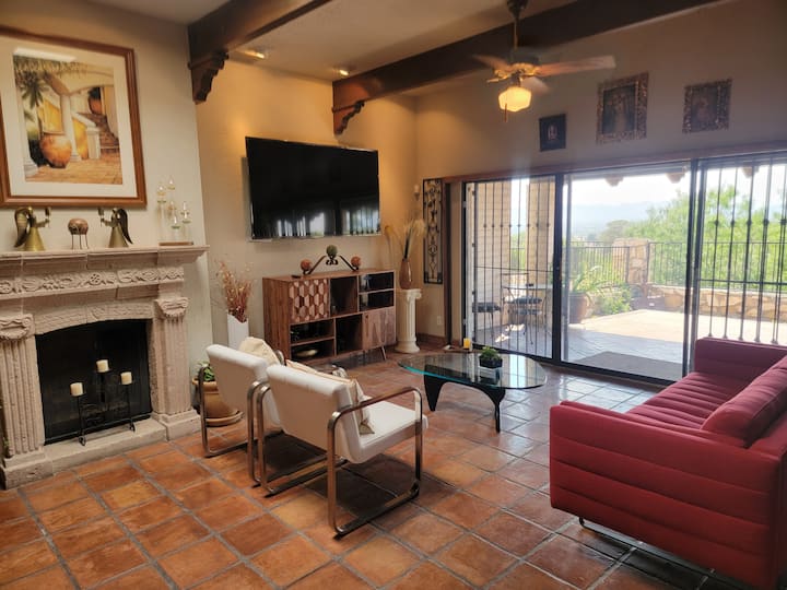 Nice Condo, Near I-10, And With A View Of 3 States - El Paso, TX