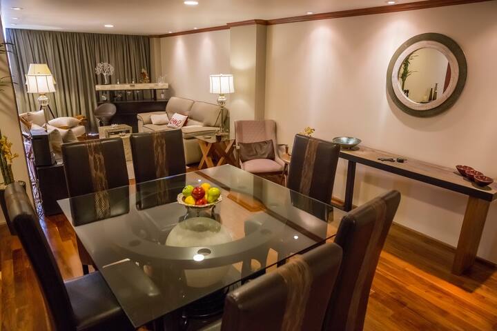 “Luxury Apartment” 3 Bedroom 2 Bathroom gallery image 2