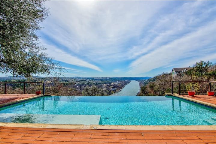 7 Bedroom Luxury Lake Austin Estate