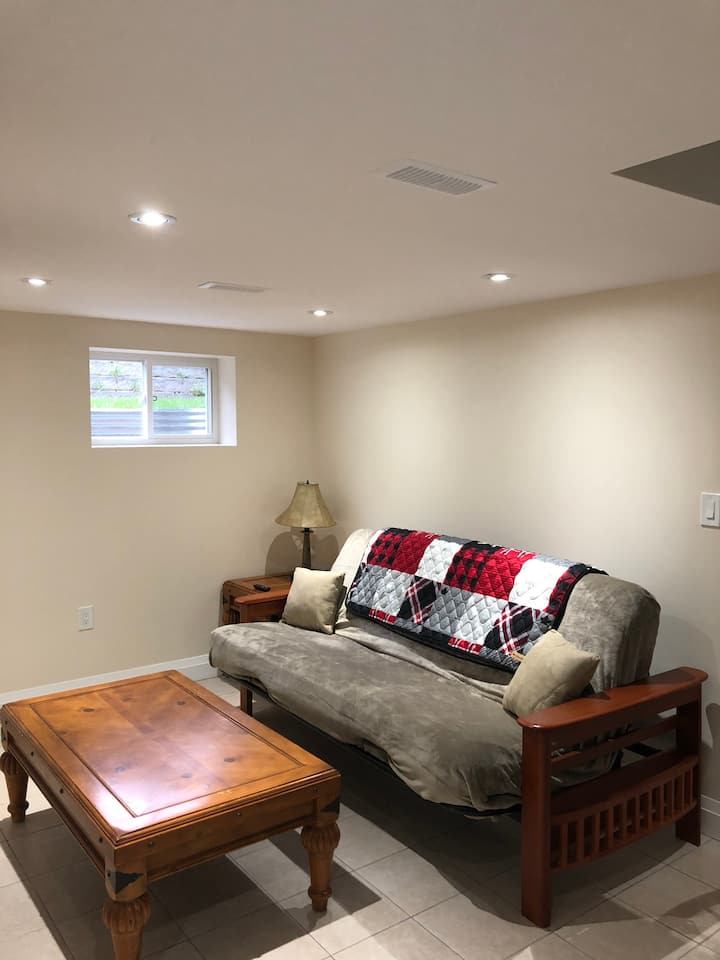 Victoria Harbour Cottages Queen Bed Chalet - Midland