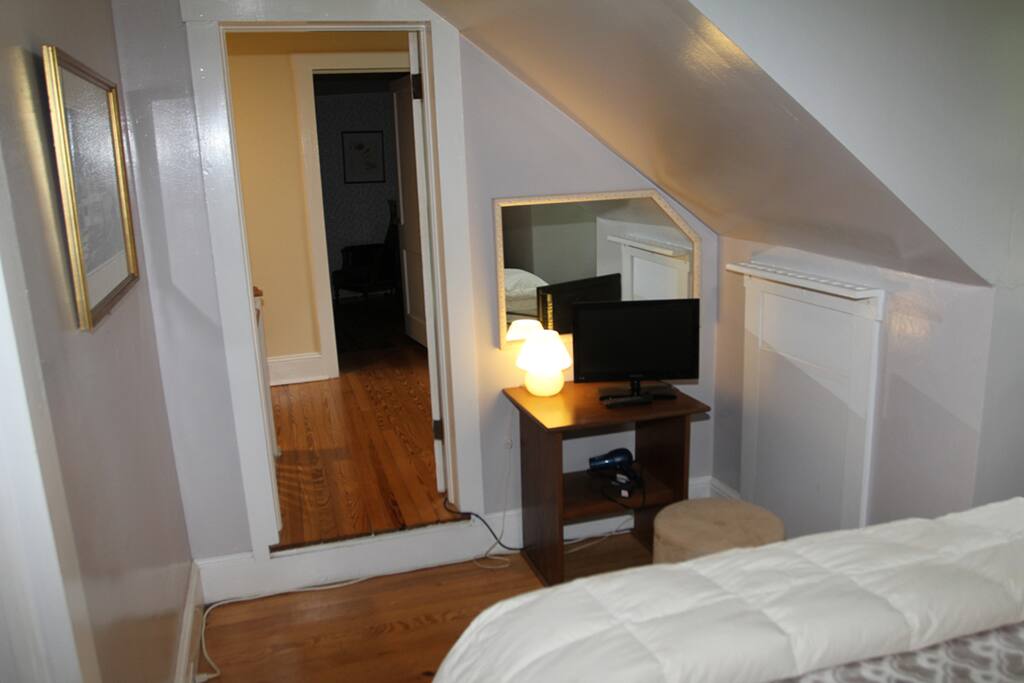 West Bedroom with Double entrance