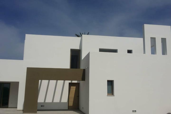 Villa Noka 8/Great Villa for 8 in Cala blanes gallery image 3