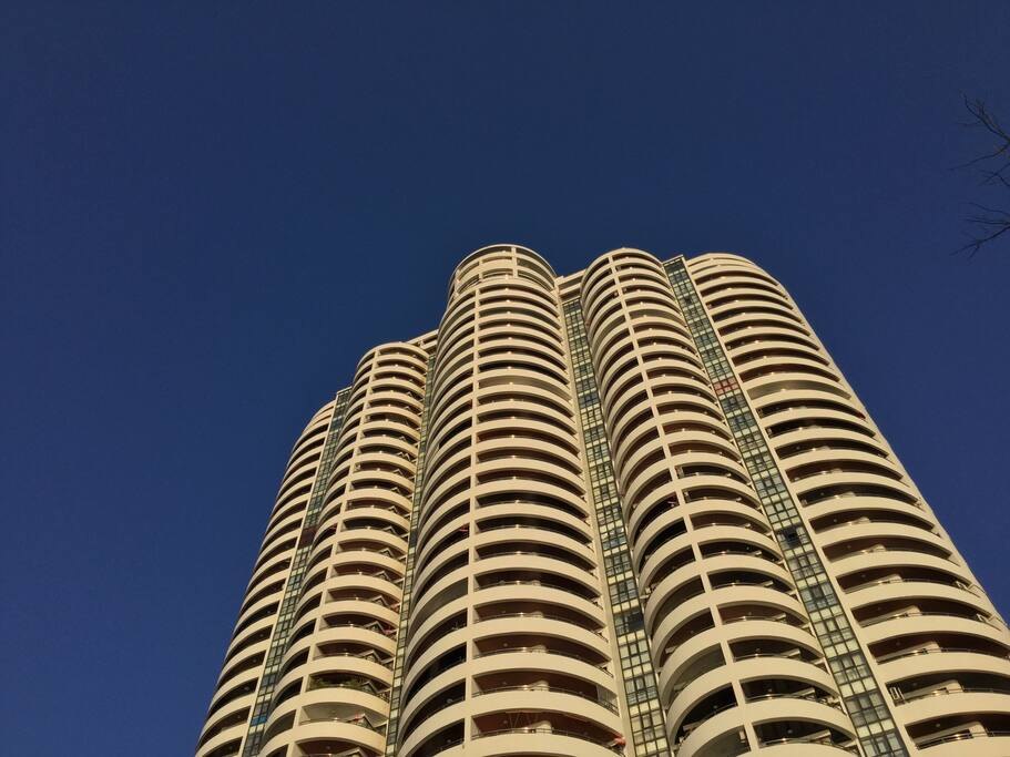Peaceful high top condo