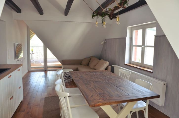 Vineyard - Top floor apartment at the Wine Quarter
