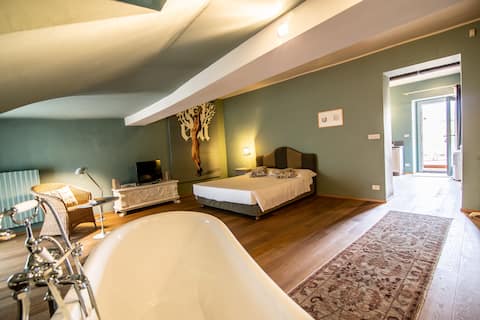 Exclusive penthouse overlooking Duomo