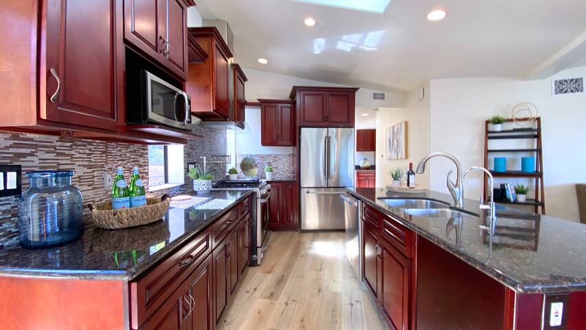 Luxury Hillside Home with Hot Tub & Superb Views gallery image 5