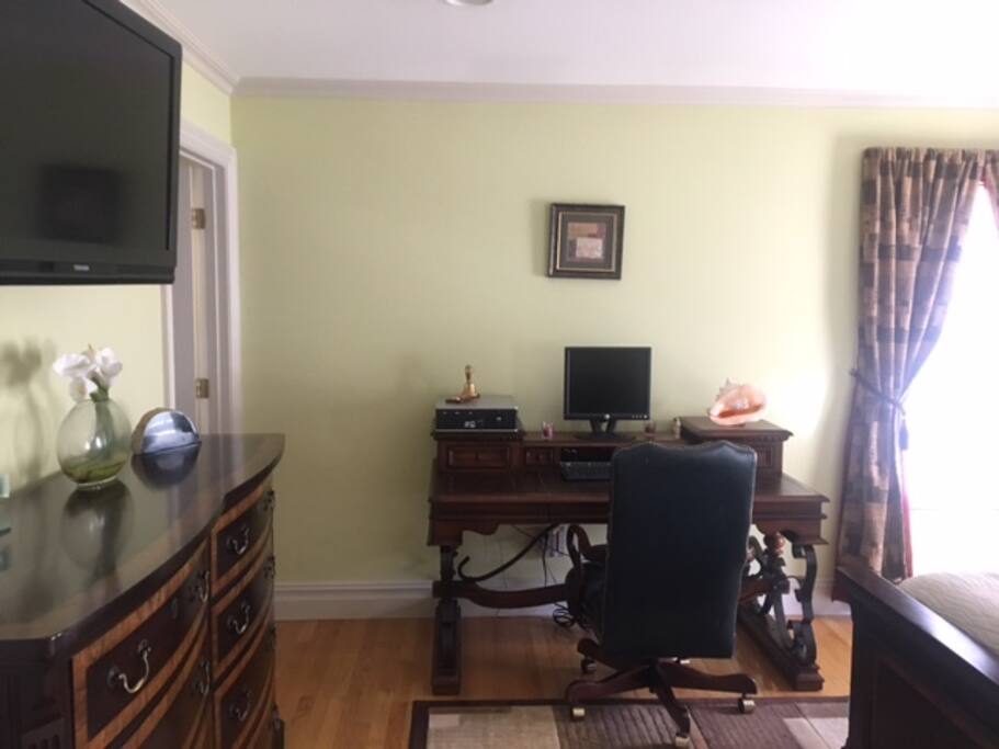 Private Master Bedroom