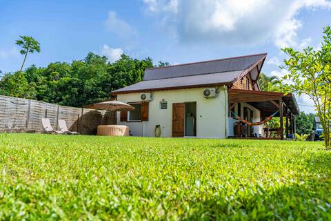 Quiet villa with Jacuzzi, Villa "Le Boursoie"