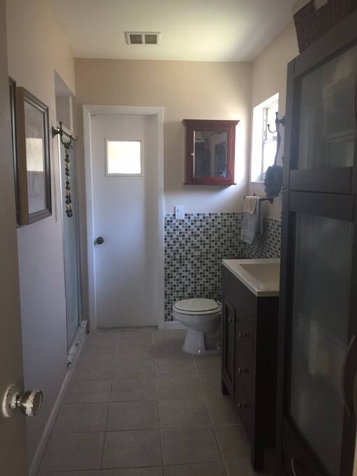 Private Bath Entrance