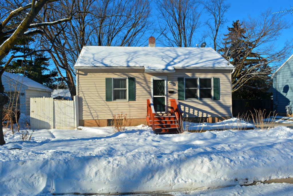 Take advantage of all that winter offers. Ice fishing, snow shoeing, sledding or snowmobiling. Extra long driveway for trailer parking!