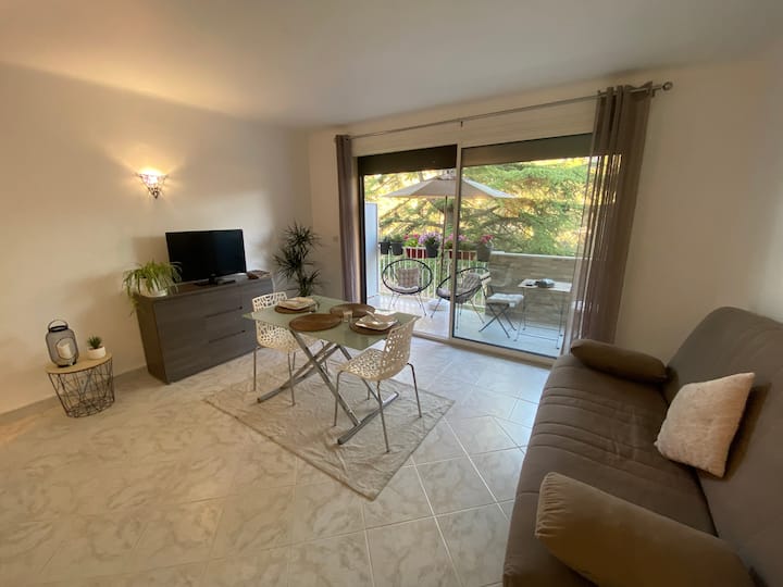 Super Studio à Proximité De Cassis. - Carnoux-en-Provence