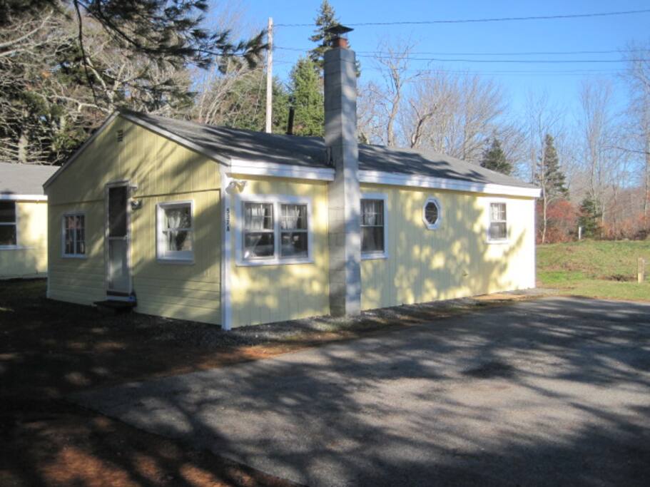 Adorable Sunshine cottage
