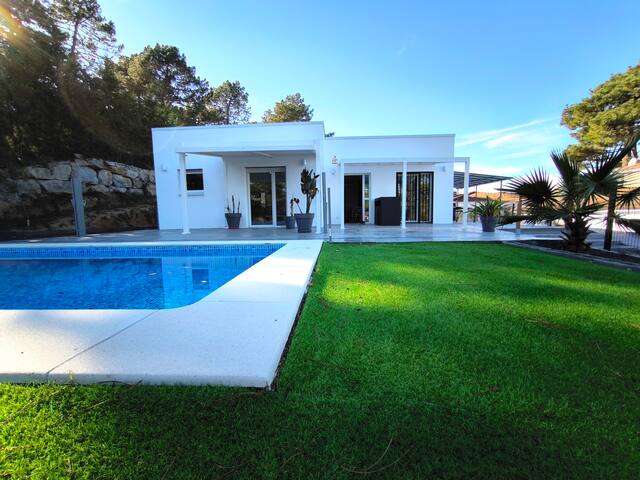 Villa Héra avec piscine chauffée et spa