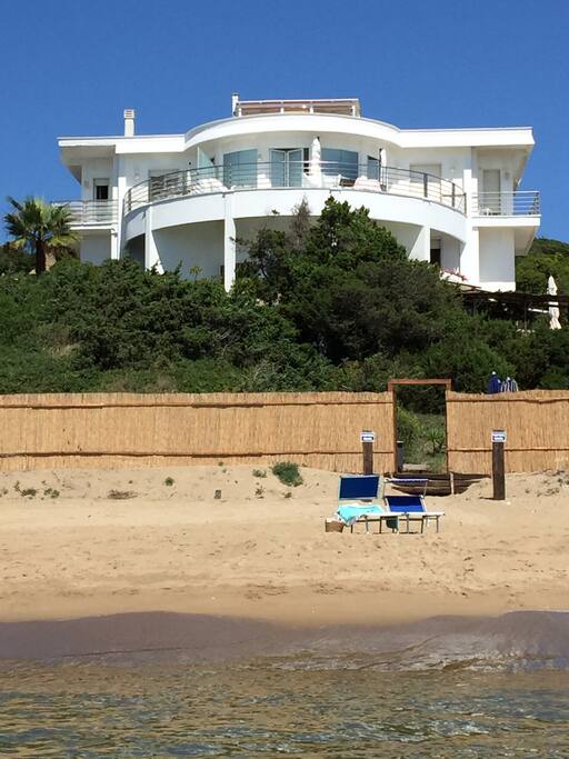 La villa vista dal mare