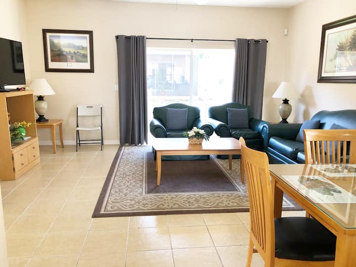 Beautiful 4BR/4B (2King Ensuite), Pool/Slides/WiFi