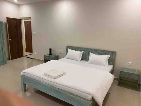 Valley View ROOM 2.5-NAKKI LAKE