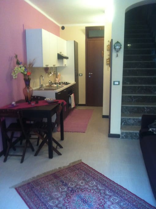Ingresso e cucina soggiorno