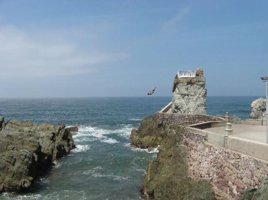 Cliff Diver in Mazatlan... an amazing experience to see