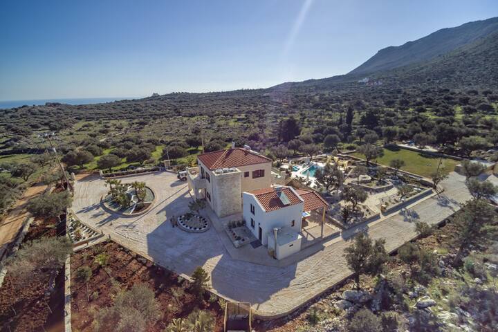 Luxury Villa Freedom for a private Family Vacation gallery image 2